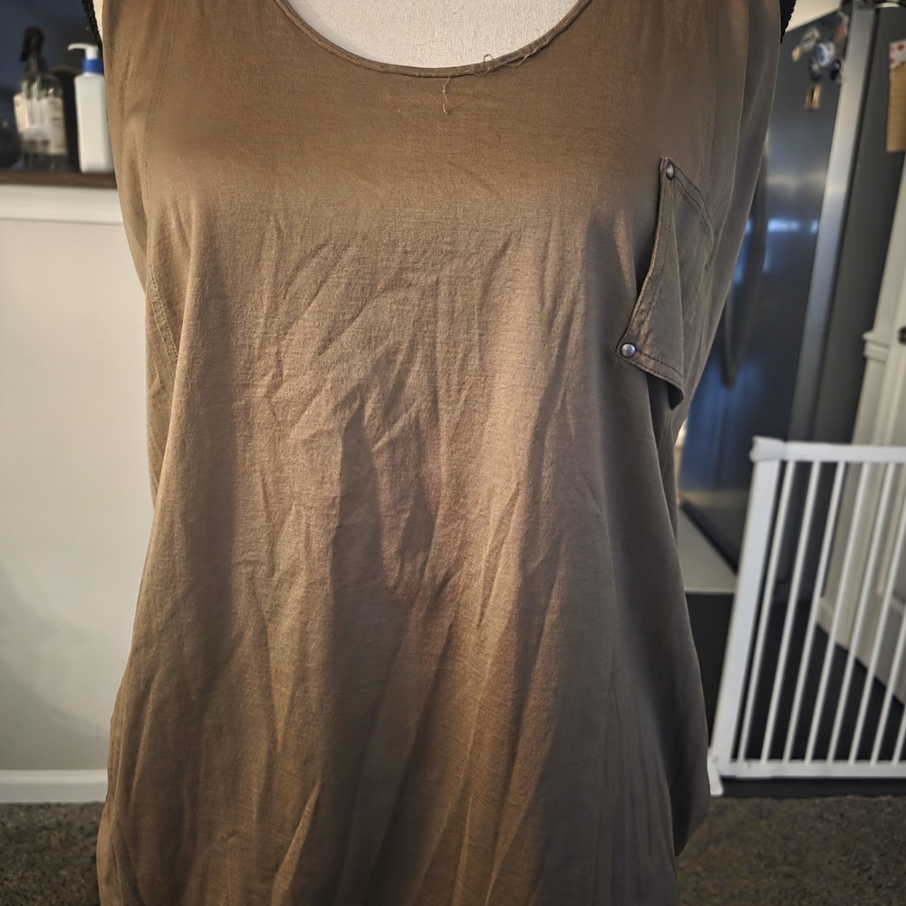 Women’s Scoop Neck Pocket Tank Top - Olive